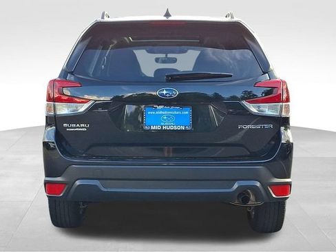 Used 2023 Subaru Forester Premium AWD/4WD image 5