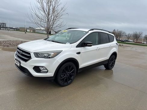 Used 2017 Ford Escape Titanium image 7