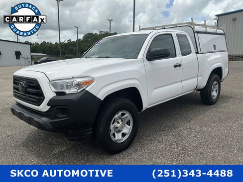 Used 2018 Toyota Tacoma SR RWD image 1