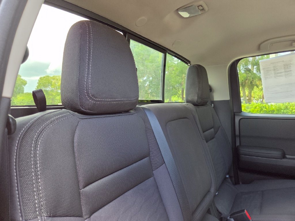 Used 2024 Nissan Frontier SV w/ SV Convenience Package RWD image 19