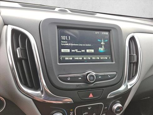 Used 2018 Chevrolet Equinox LS image 17