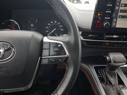 Used 2021 Toyota Sienna XSE w/ XSE Plus Package image 22