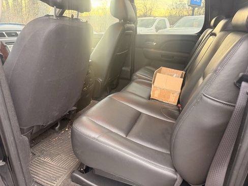 Used 2012 Chevrolet Avalanche LTZ image 14