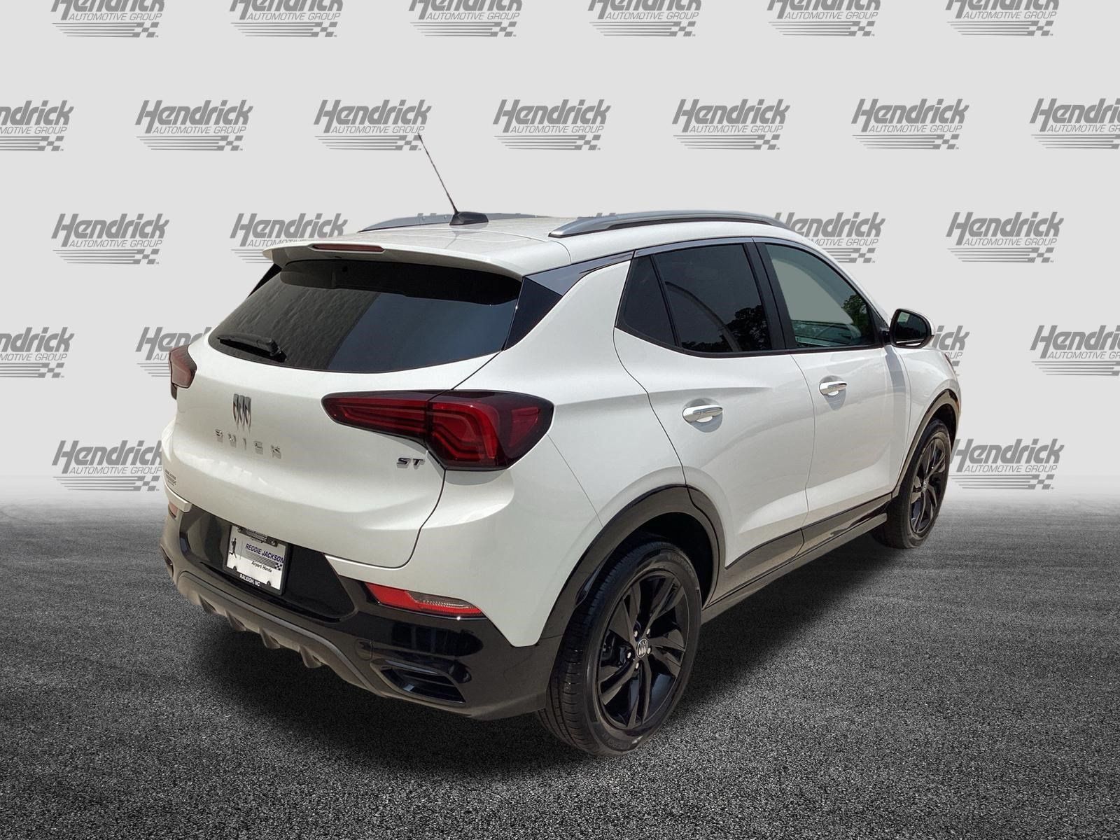 Used 2024 Buick Encore GX Sport Touring FWD image 9