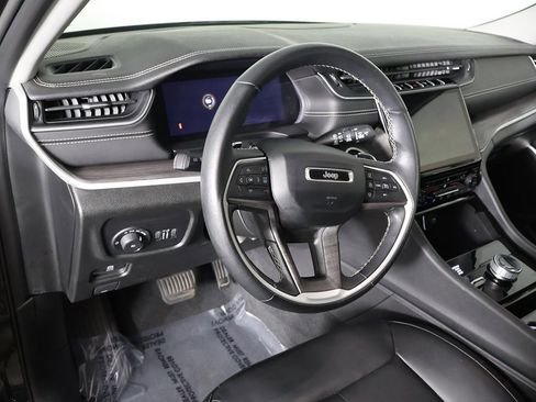Used 2022 Jeep Grand Cherokee Limited image 29