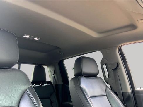 Used 2019 GMC Sierra 1500 SLT w/ SLT Convenience Package AWD/4WD image 14