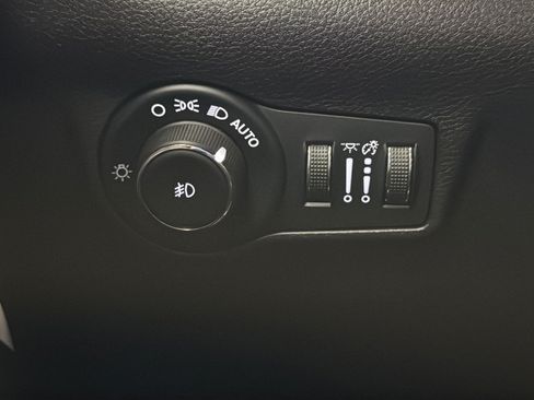 Used 2025 Jeep Compass Limited AWD/4WD image 26