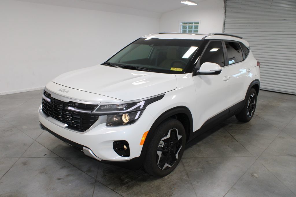 Used 2025 Kia Seltos EX w/ EX Sunroof Package FWD image 4