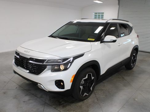 Used 2025 Kia Seltos EX w/ EX Sunroof Package FWD image 4