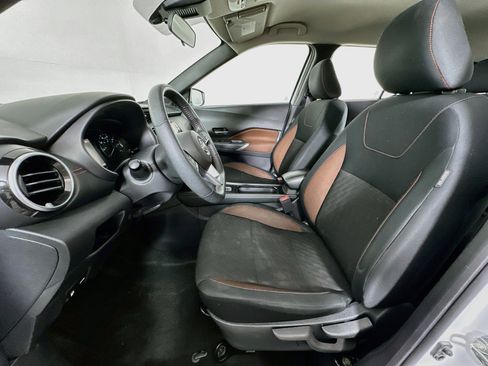 Used 2024 Nissan Kicks SR FWD image 13