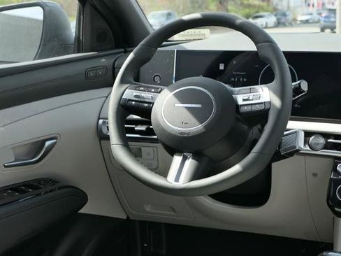 New 2025 Hyundai Tucson Limited image 25