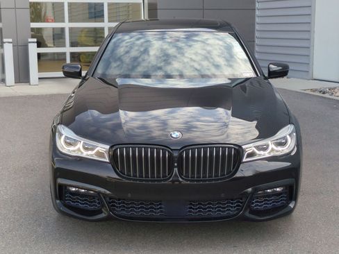 Used 2018 BMW 750i xDrive w/ Executive Package image 9