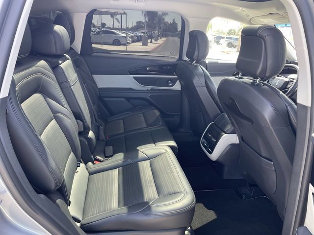 Used 2024 Lincoln Nautilus Reserve w/ Equipment Group 202A AWD/4WD image 27