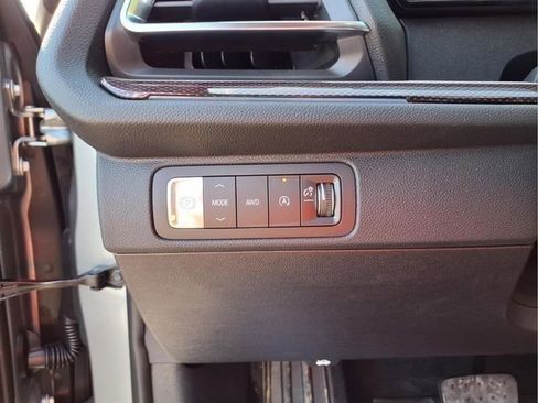 New 2026 Chevrolet Traverse Z71 w/ LPO, Floor Liner Package AWD/4WD image 23