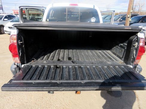 Used 2006 Toyota Tacoma PreRunner image 27