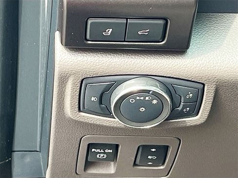 Used 2021 Ford Expedition Limited image 10