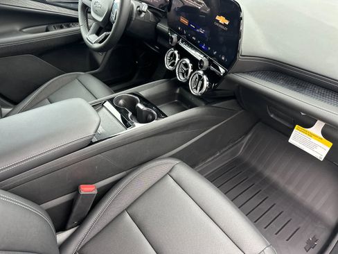 New 2026 Chevrolet Blazer EV LT image 15