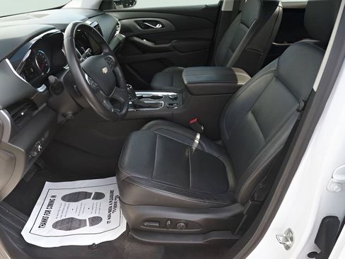 Used 2019 Chevrolet Traverse Premier w/ Driver Confidence II Package FWD image 9