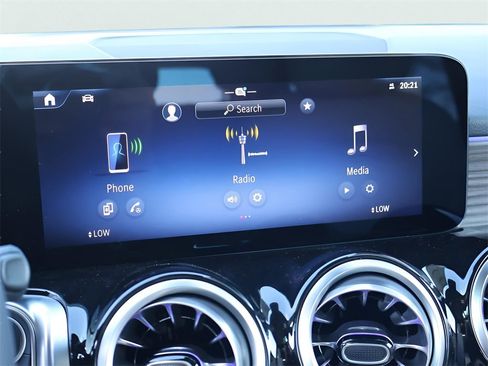 New 2026 Mercedes-Benz GLB 250 4MATIC image 44