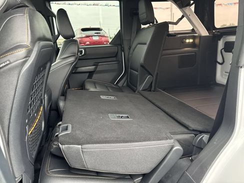 Used 2024 Ford Bronco Badlands AWD/4WD image 15