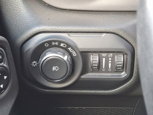 Used 2021 Jeep Wrangler Unlimited Sport image 23