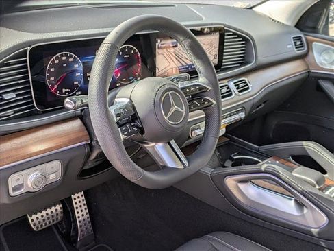 New 2026 Mercedes-Benz GLS 450 4MATIC image 3