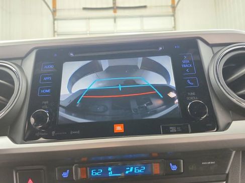 Used 2019 Toyota Tacoma Limited image 30