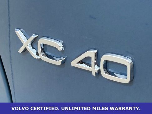 Certified 2025 Volvo XC40 B5 Plus AWD/4WD image 10