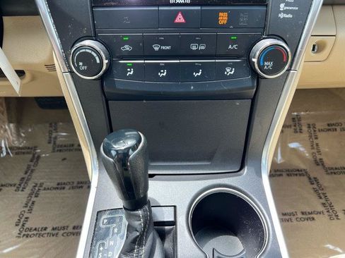 Used 2017 Toyota Camry LE w/ Moonroof Package FWD image 14