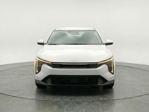 Used 2025 Kia K4 LXS FWD image 1