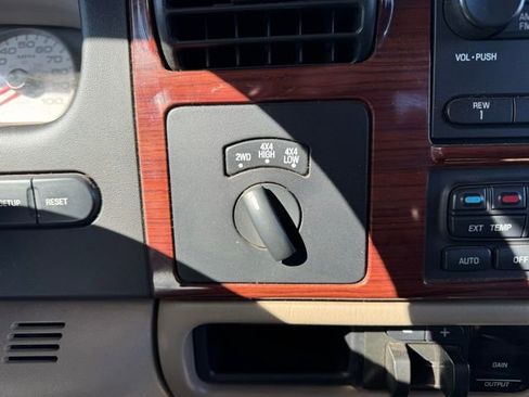 Used 2006 Ford F350 Lariat image 21