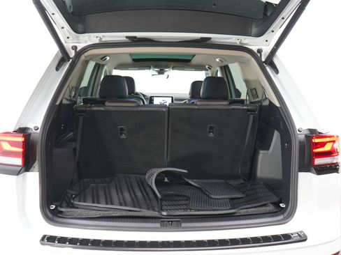 Used 2024 Volkswagen Atlas Peak Edition SEL AWD/4WD image 17