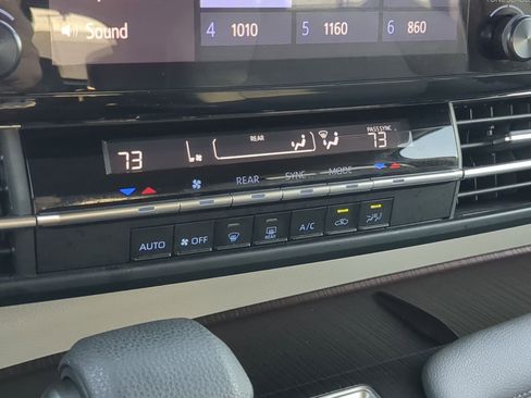 Used 2024 Toyota Sienna LE image 24