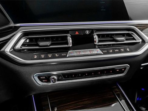 Used 2019 BMW X5 xDrive50i w/ M Sport Package image 37