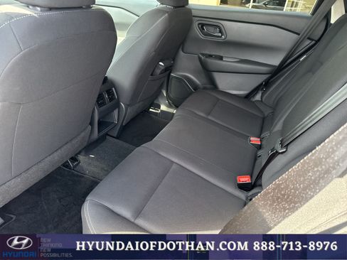 Used 2024 Nissan Rogue S FWD image 14