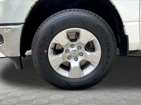 Used 2019 RAM 1500 Big Horn AWD/4WD image 33