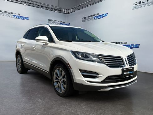Used 2018 Lincoln MKC Select w/ Select Plus Package FWD image 3