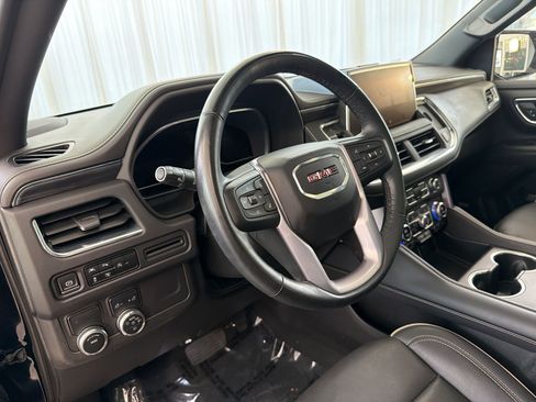 Used 2023 GMC Yukon XL SLT w/ SLT Premium Package RWD image 4