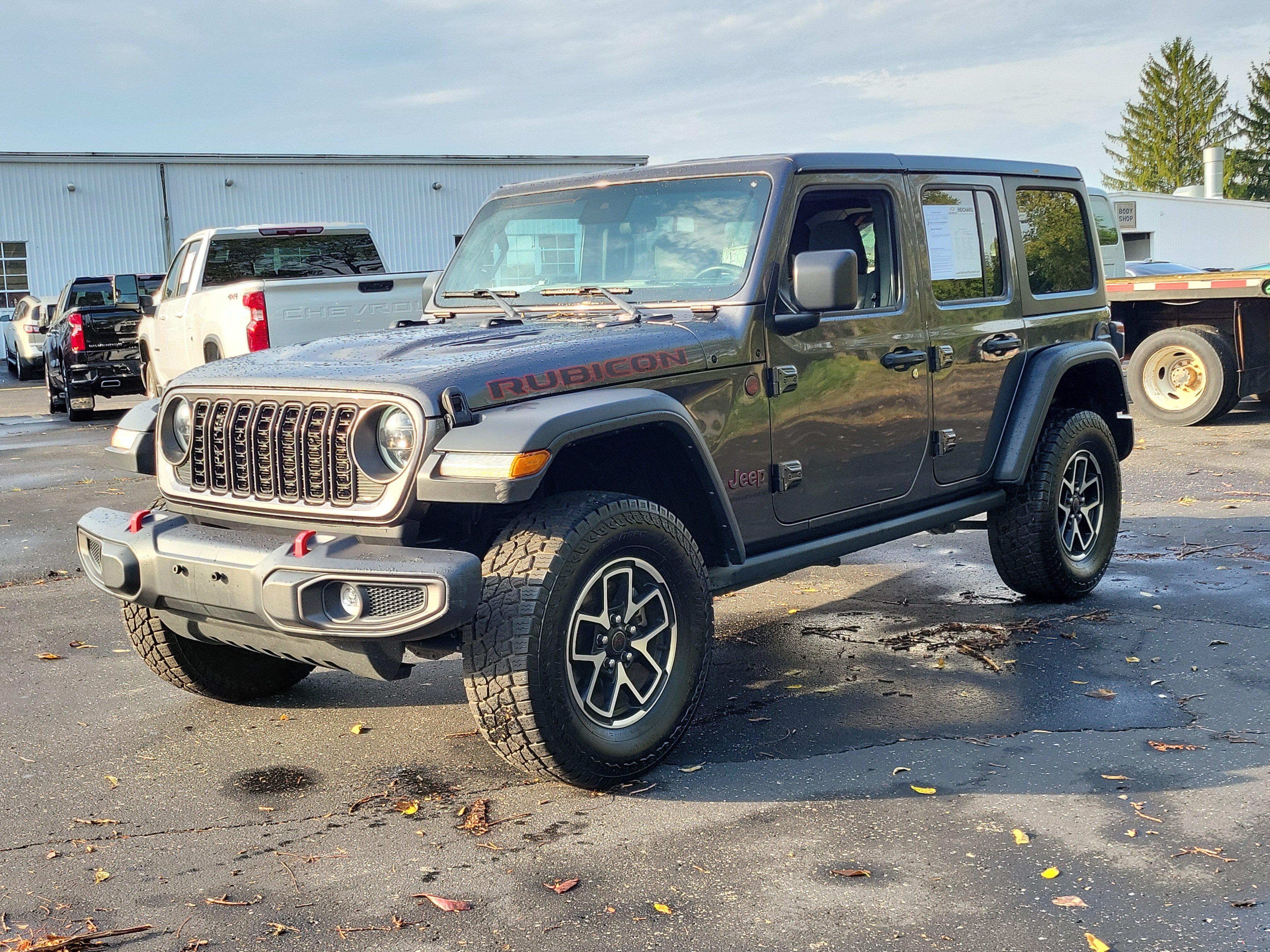 Used 2024 Jeep Wrangler Unlimited Rubicon AWD/4WD image 2
