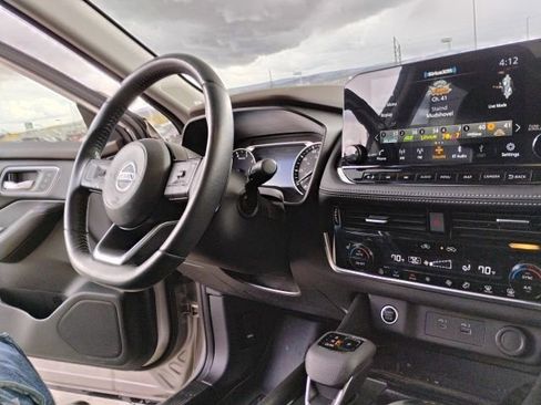 Used 2021 Nissan Rogue SL w/ Premium Package image 18