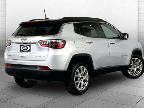 Used 2025 Jeep Compass Limited AWD/4WD image 13