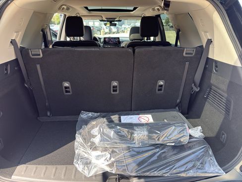 New 2026 Nissan Pathfinder SL AWD/4WD image 38