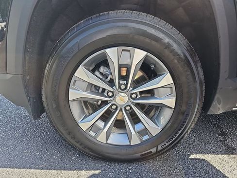 Used 2025 Chevrolet Equinox LT FWD image 34