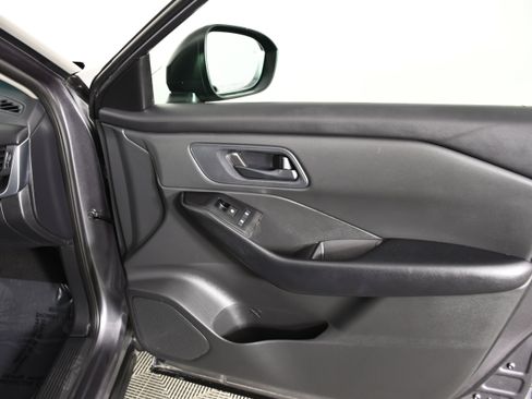 Used 2024 Nissan Rogue S image 38