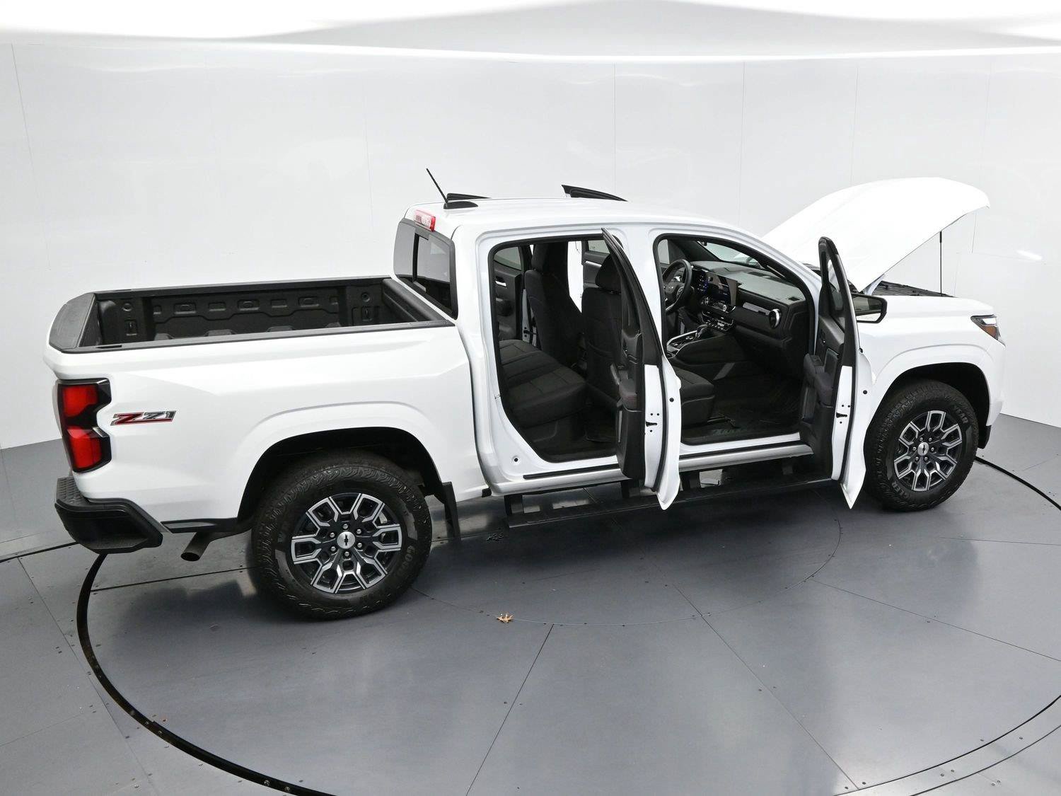 Used 2026 Chevrolet Colorado Z71 AWD/4WD image 36