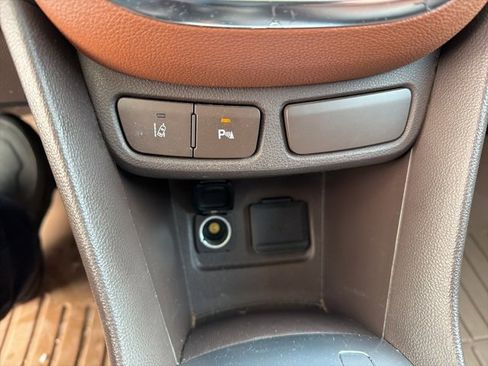 Used 2015 Buick Encore Premium image 18