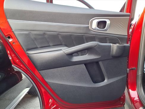 Certified 2022 Kia Sorento SX image 23