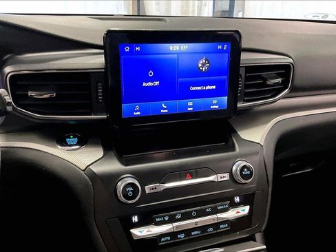 Used 2020 Ford Explorer XLT w/ Equipment Group 202A image 6