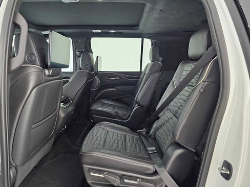 Used 2023 Cadillac Escalade ESV V image 20