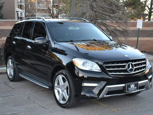Used 2015 Mercedes-Benz ML 400 4MATIC w/ Accessory Chrome Package image 5